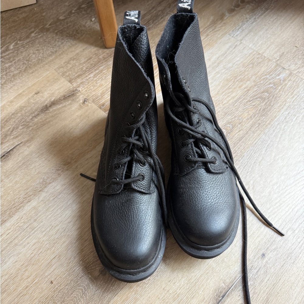 Dr Marten Black Leather Lace-Up Boots